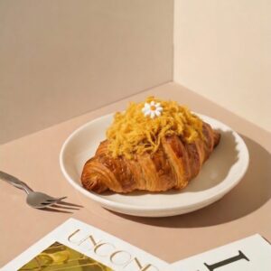 Bánh Croissant Chà bông trứng muối